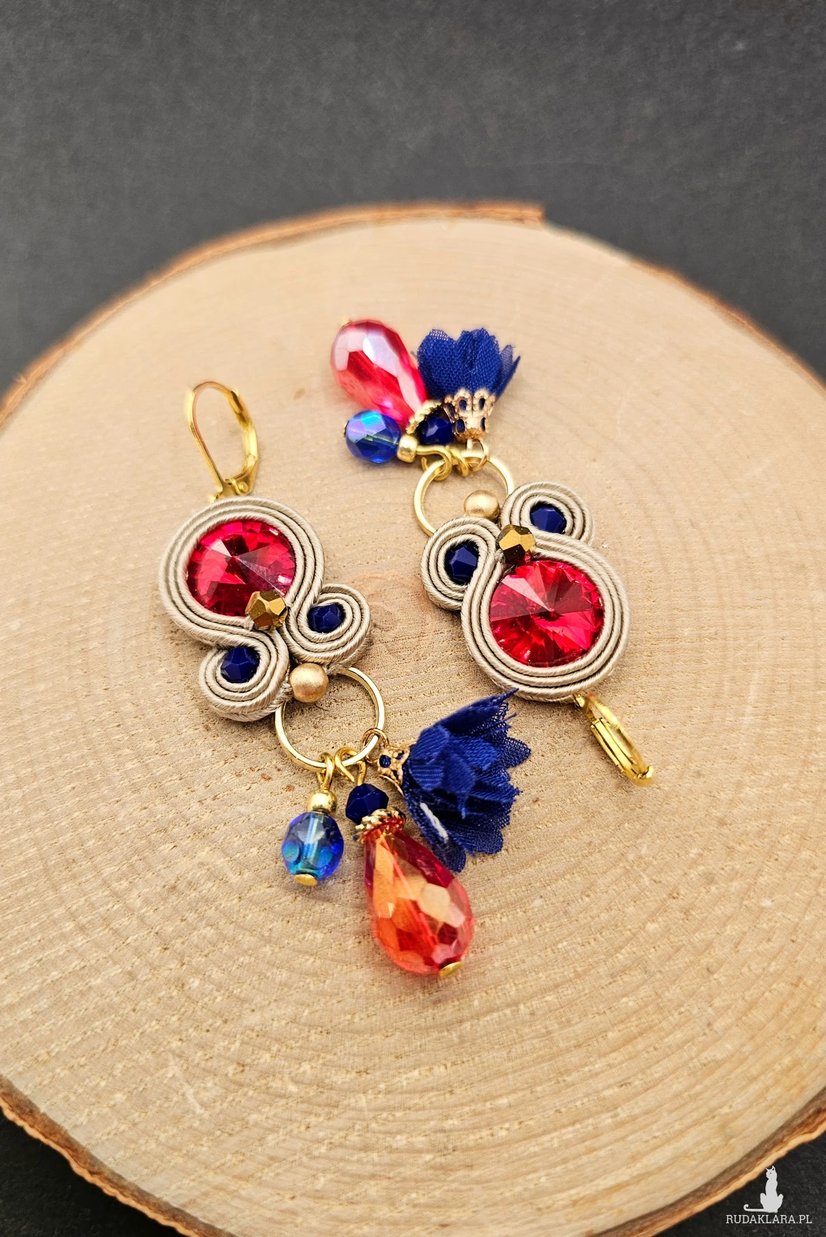 Beżowo kolorowe kolczyki sutasz z kryształkami 8